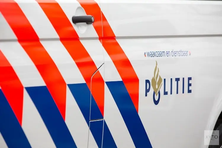Dienstkleding uit  politieauto gestolen