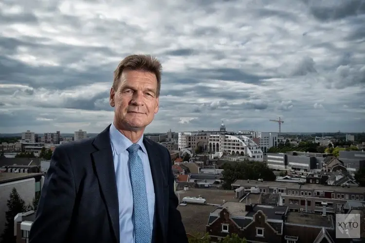 Burgemeester Roel Wever hervat werkzaamheden
