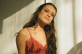 Elle Hollis speelt grootste live-show ooit als opwarmer voor Pinkpop