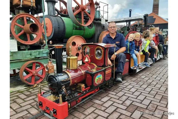 Stoommodellen in de Spotlights tijdens Medemblikker Stoomfestival