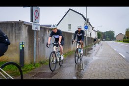 Heerlenaar Mikel voltooit wieleruitdaging van 80 kilometer