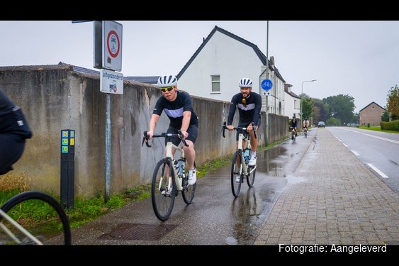 Heerlenaar Mikel voltooit wieleruitdaging van 80 kilometer