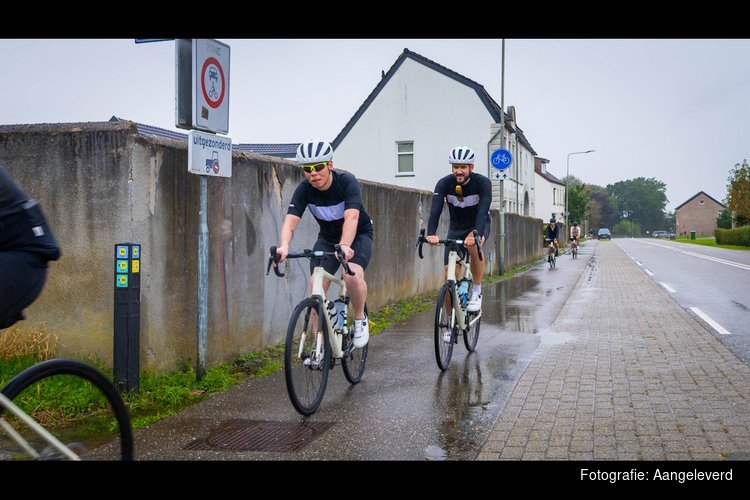 Heerlenaar Mikel voltooit wieleruitdaging van 80 kilometer